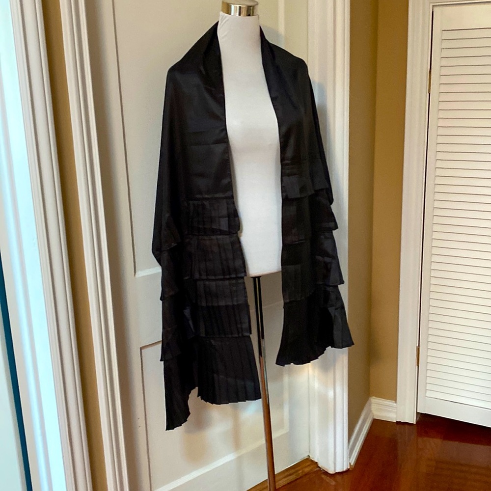 Badgley Mischka scarf / wrap. NWOT